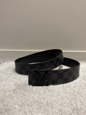 Bälte till salu!! - Helt nytt bälte i nyskick 120cm för endast 400kr hör av er vid frågor🤝