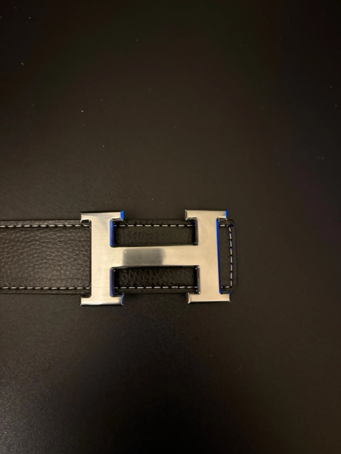 Svart H skinnbälte med H-spänne - 3