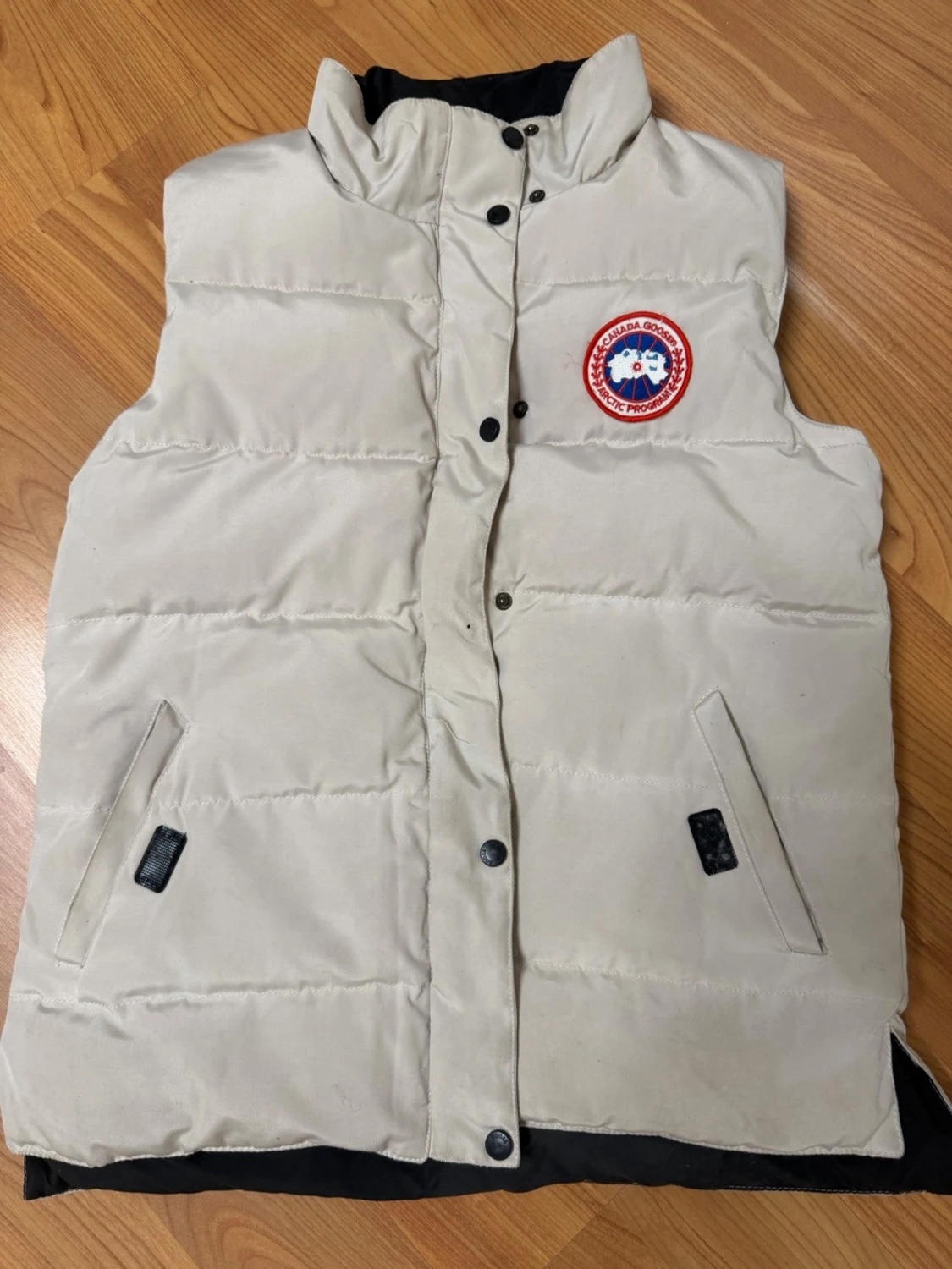 Beige dunväst från Canada Goose