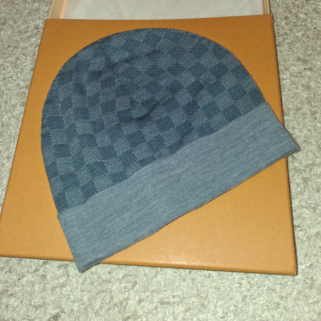 Blå rutig mössa från Louis Vuitton - 1