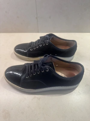 Lanvin cap toe - Lanvins! | skick: 8/10 | storlek: 44/uk 10 | pris: 2099:- retail: 5000:- | ingår dustbag | för fler frågor eller funderingar skicka pm!
