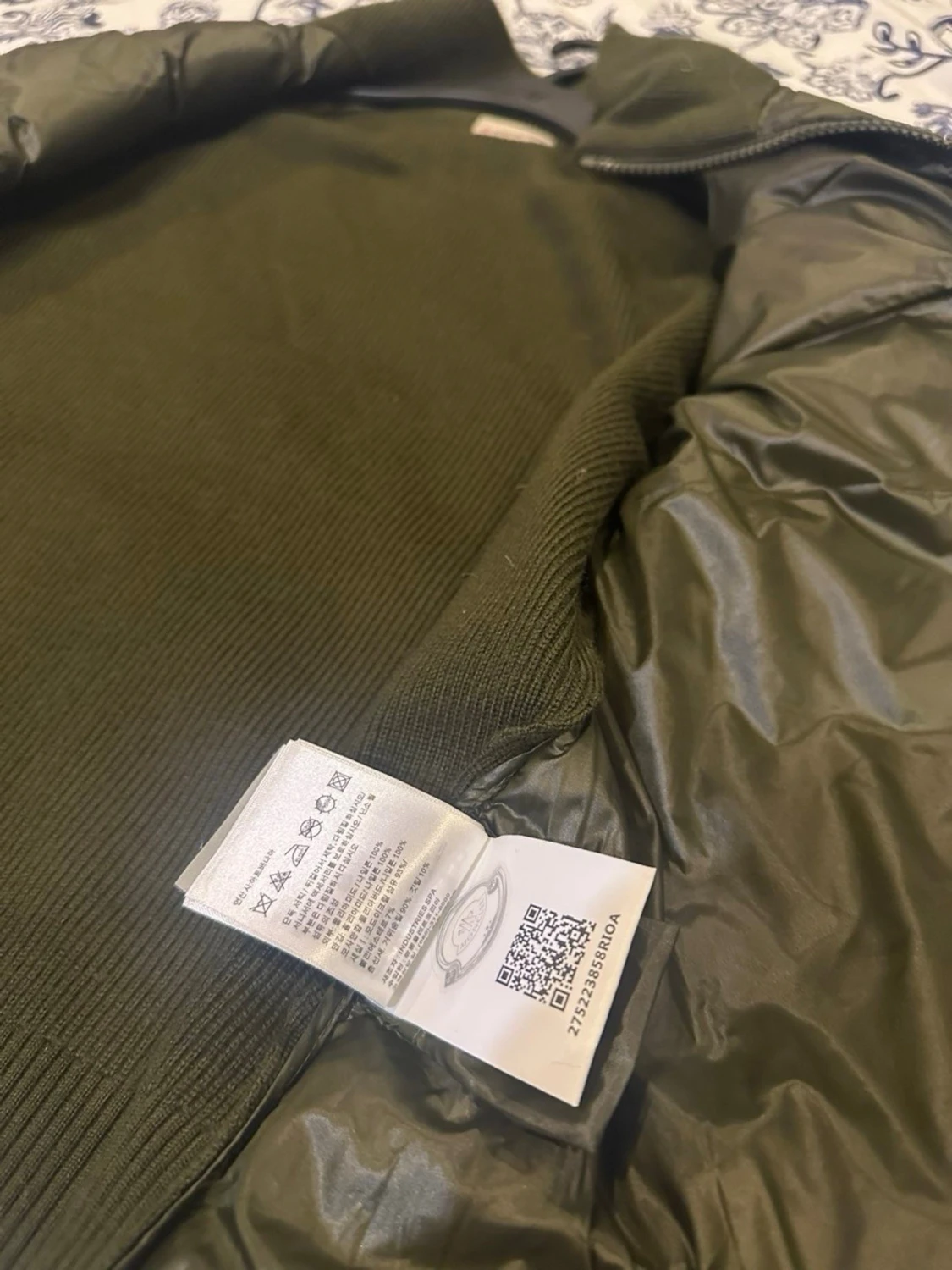 Olivgrön pufferjacka från Moncler - 3