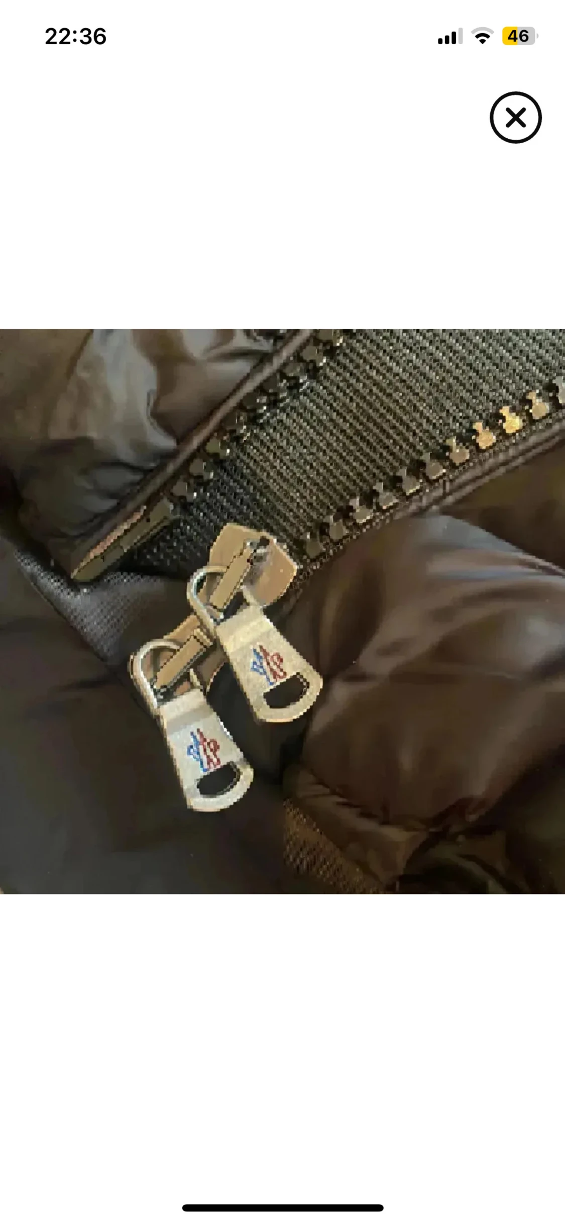 Svart Moncler dunjacka med päls - 3