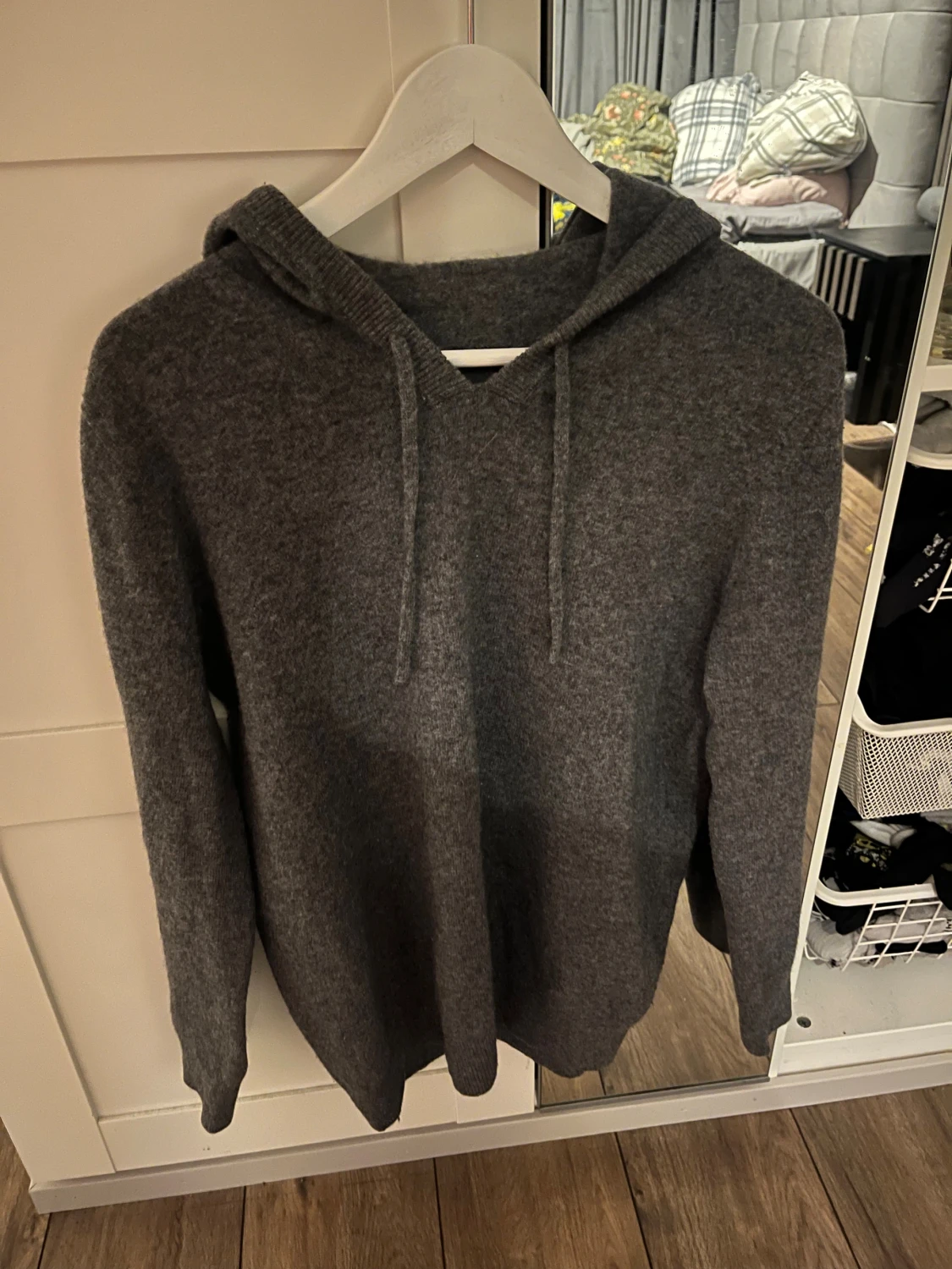 Grå merino ulls tröja 