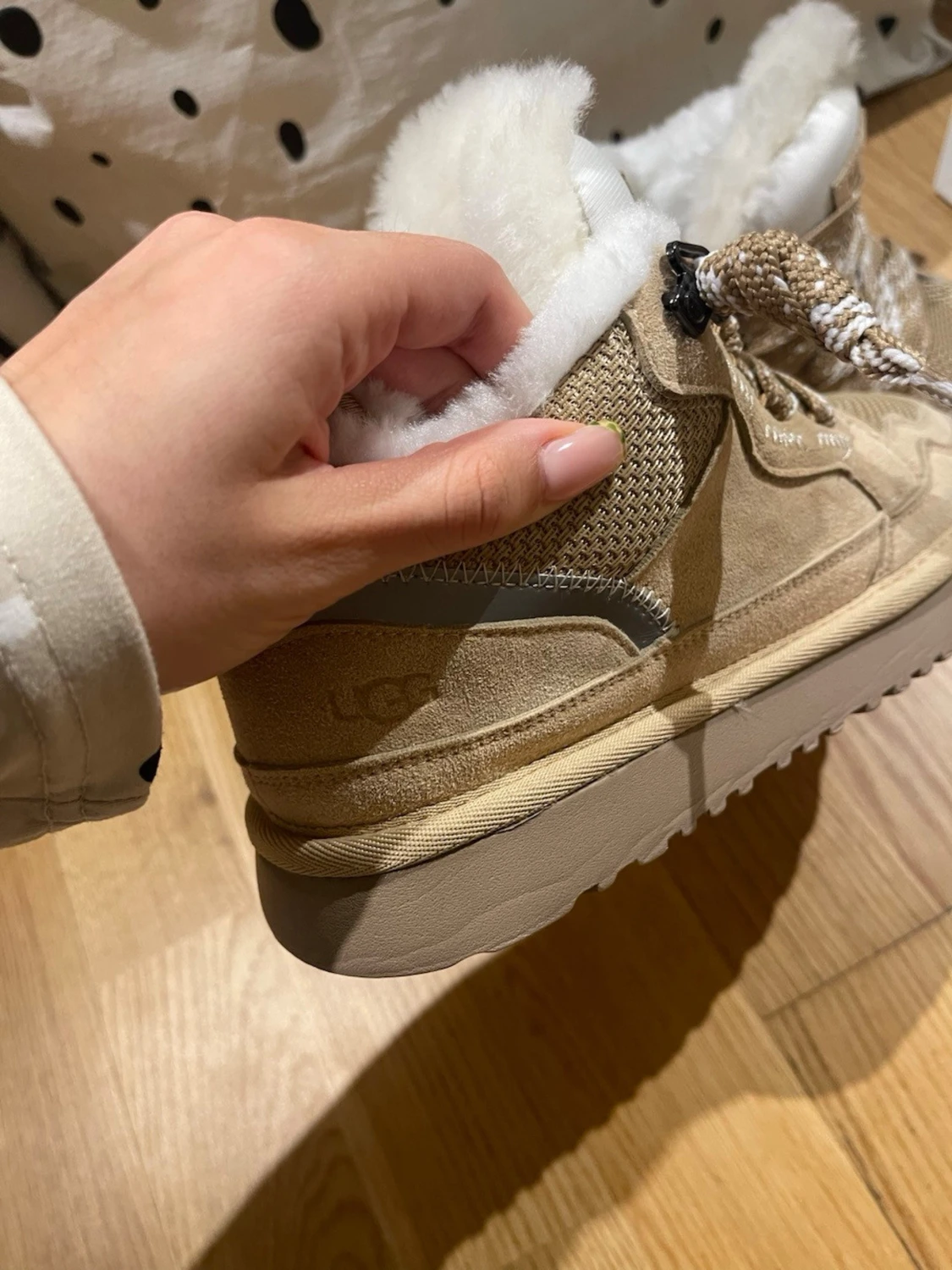 Ugg Lowmel Sand 38. - 2