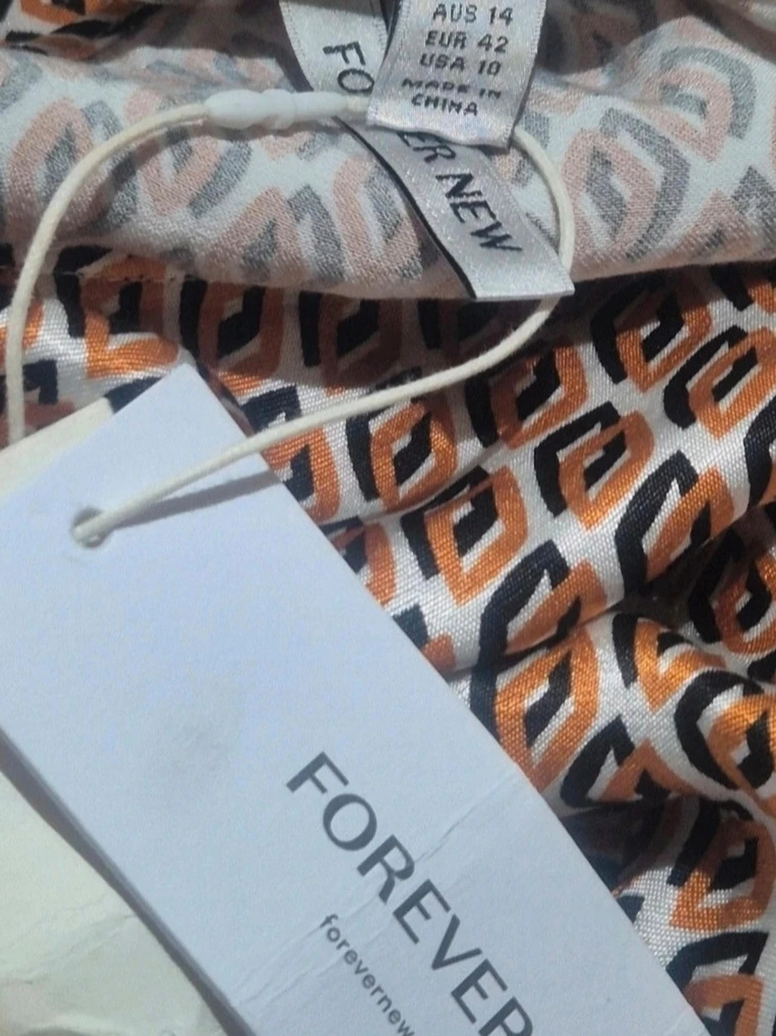 Mönstrad kortklänning från Forever New - 4