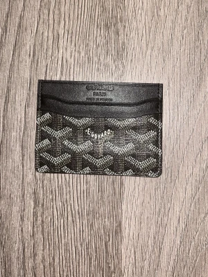 Plånbok  - Fet plånbok. Köp gärna fler produkter samtidigt och få ett bättre pris