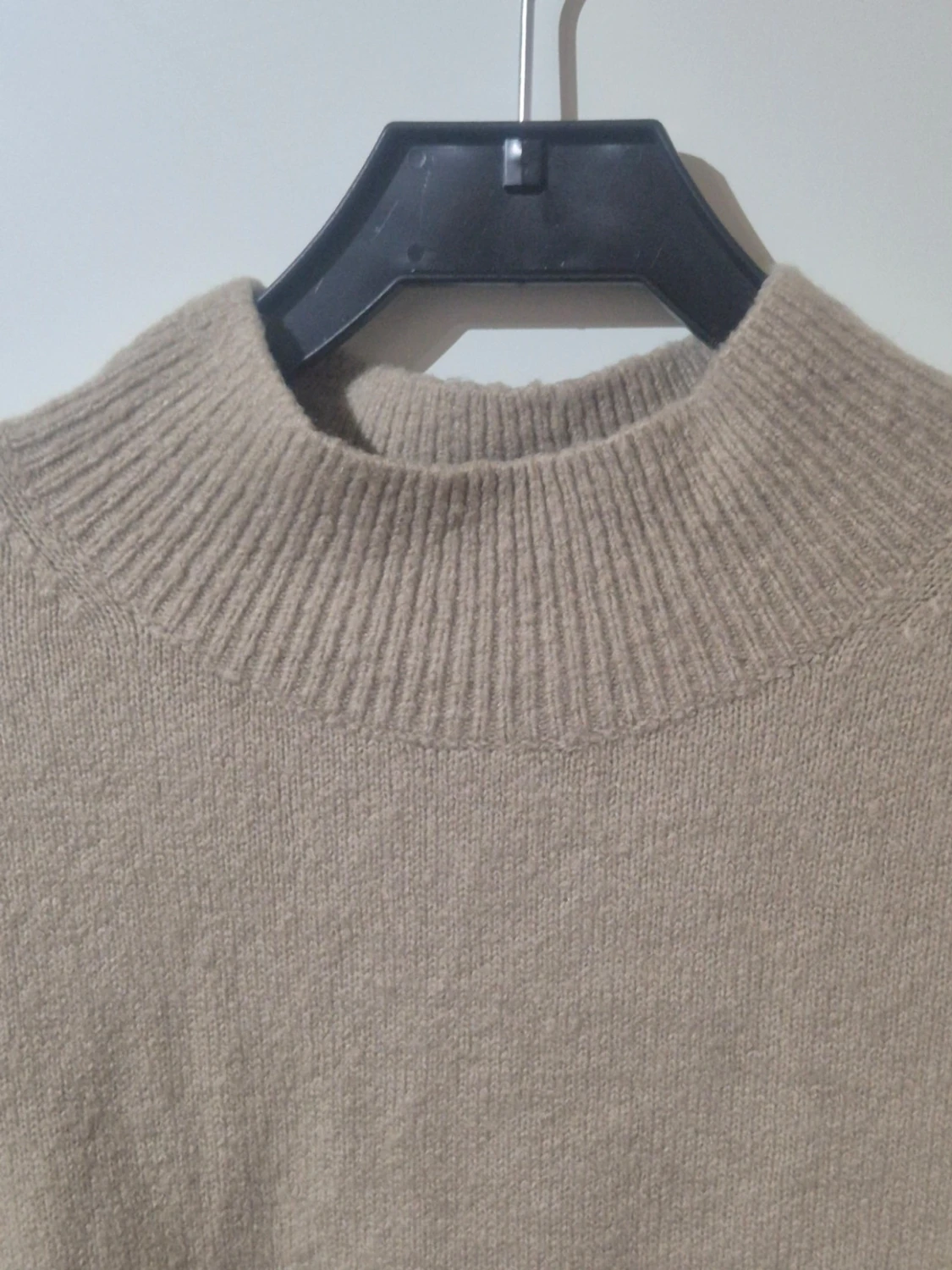 Beige klänning med bälte - 4