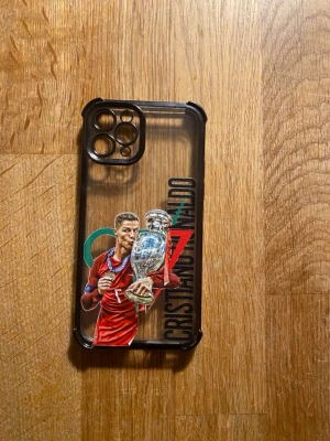 Ronaldo mobilskal - Detta är ett Ronaldo mobilskal som är för en IPhone 11 mini