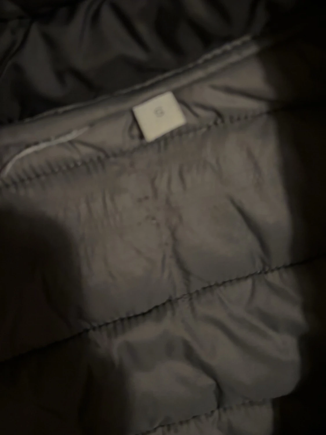 Svart dunväst med dragkedja - 1