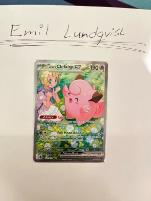 Lillie’s Clefairy full art chase card - Säljer en Lillie’s Clefairy full art chase card från journey together. Finns i Stockholm. 