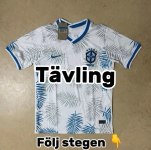 Brasil Tröja - Tävling  - Dax för en ny Tävling! Den 15 januari kommer jag att lotta ut denna tröjan till er som följer alla dessa steg:             1, Följer mig, 2Likar annonsen 3, skriver klar. Önskar alla ett lycka till 😉 