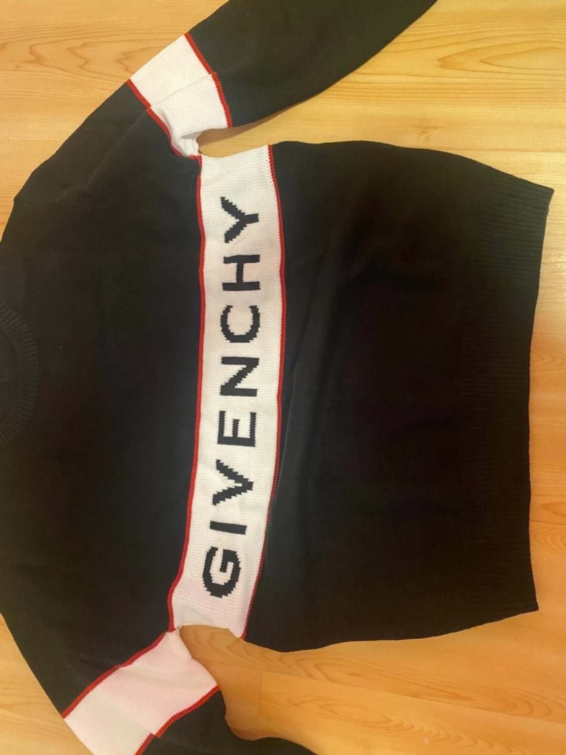 Svart stickad tröja från Givenchy