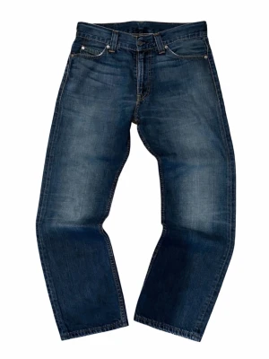 Levi's 506 blå jeans straight fit🫐 - Klassiska blå Levi's 506 jeans med straight fit och rak passform. Jeansen har fem fickor, normal midja och är tillverkade i slitstarkt bomullsjeans. Perfekta för dig som gillar en avslappnad stil med bredare ben.
