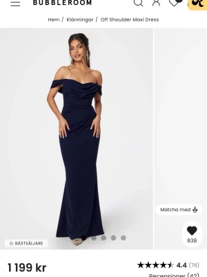 Navy offshoulder maxiklänning  - Helt oanvänd balklänning från bubbleroom som tyvärr inte passade mig och försent för att göra retur!💕 Ny pris 1 199kr, säljer för 899kr