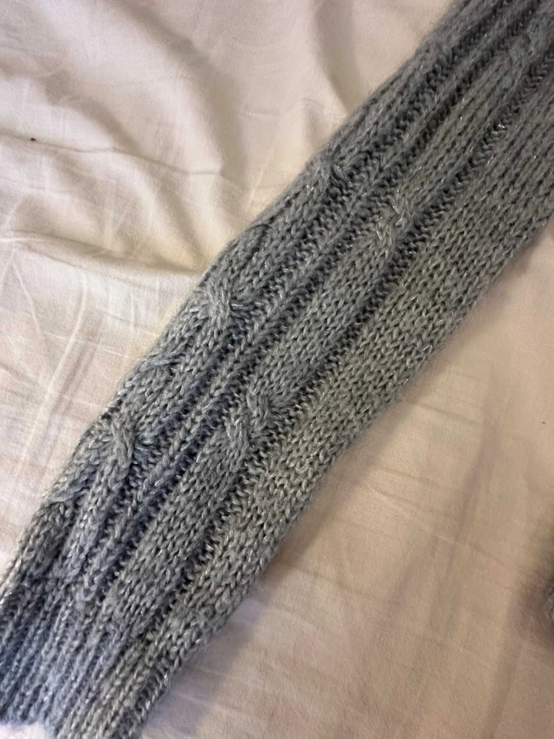 Grå polotröja med kabelstickning - 6