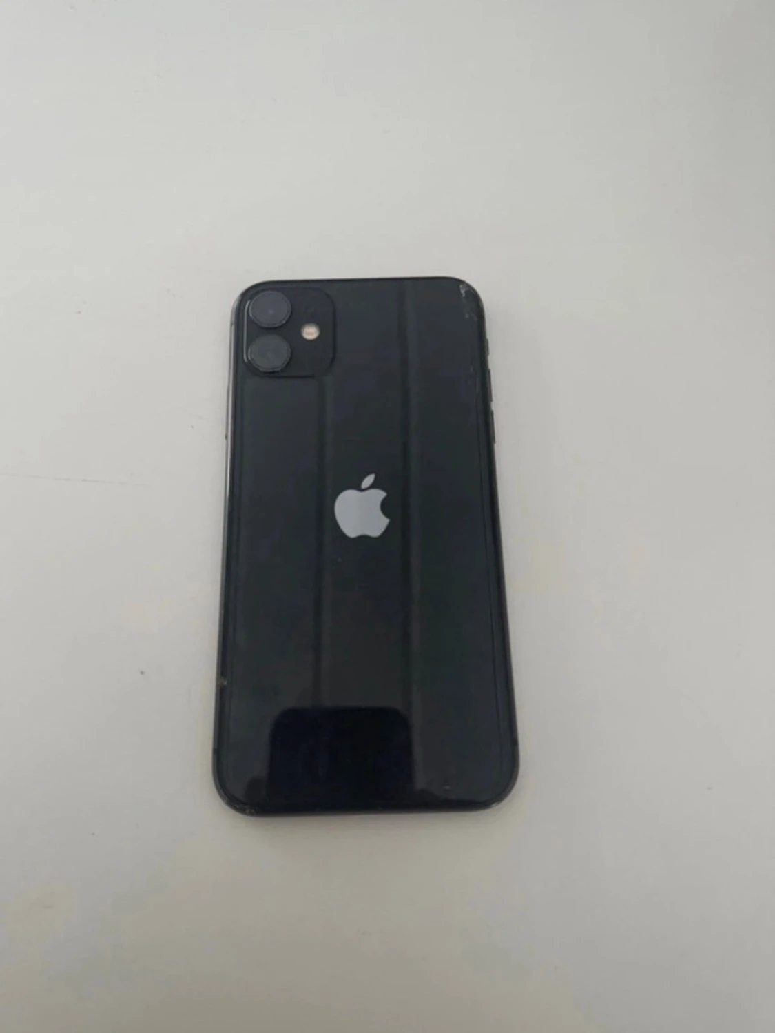 Svart iPhone 11 från Apple - 1