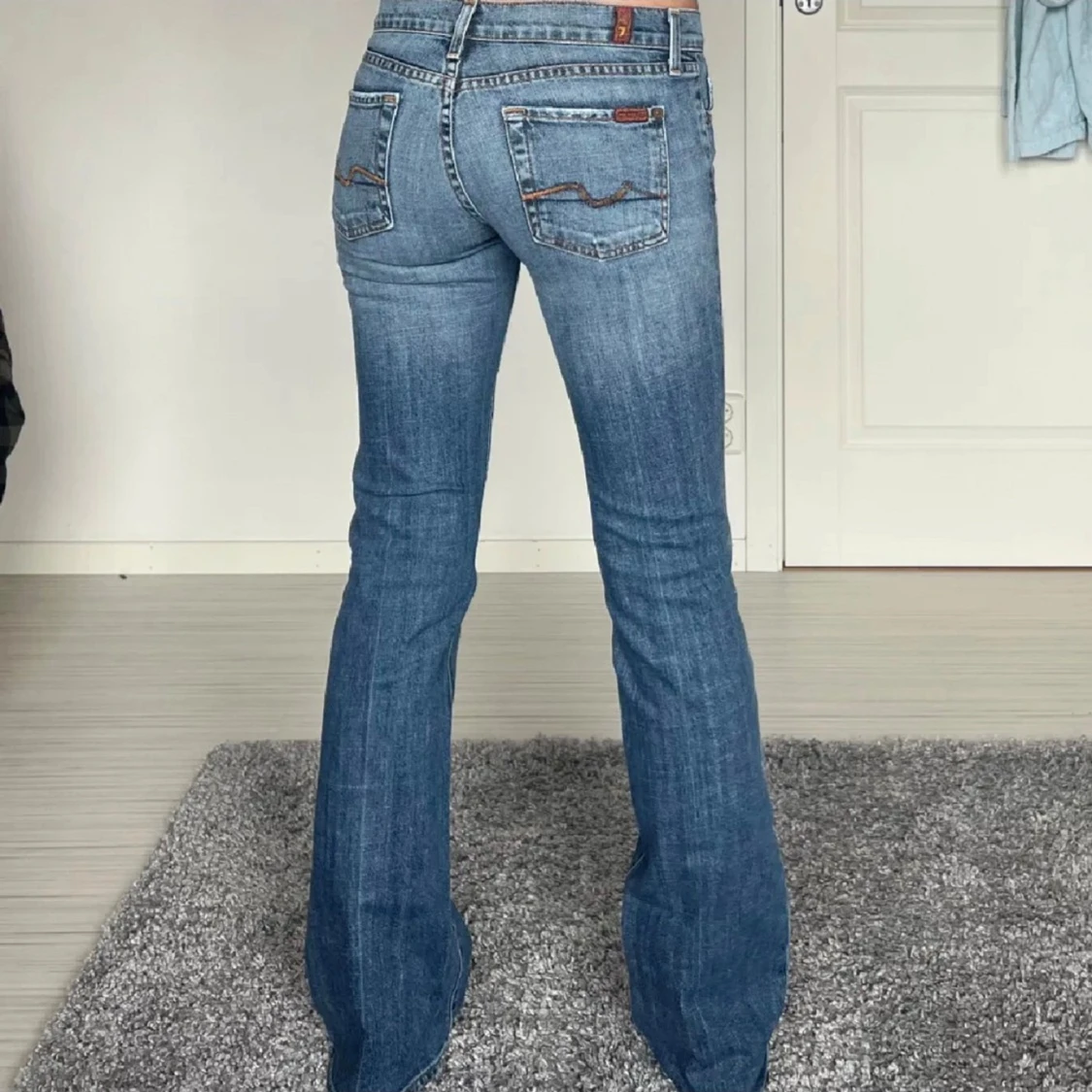 Lågmidjade bootcut jeans - 2