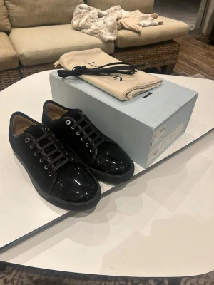 Lanvin Cap Toe - - Helt Nya, Uk 10 (44). Allt ingår såsom box, dustbags och snören. 