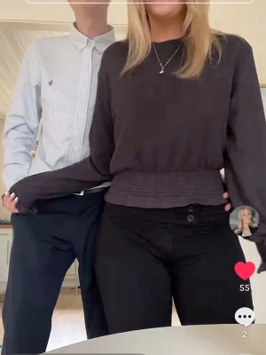 Tröja  - En fin tröja ifrån H&M. PS! Jag skickar posten om du köper innan kl 17🥰