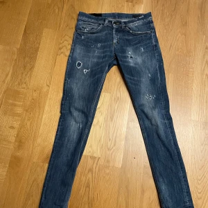 DONDUP GEORGE JEANS - Tjena! Säljer nu ett par tvär feta Dondup jeans! | Nypris ca 3500kr | Kom gärna pm vid frågor 
