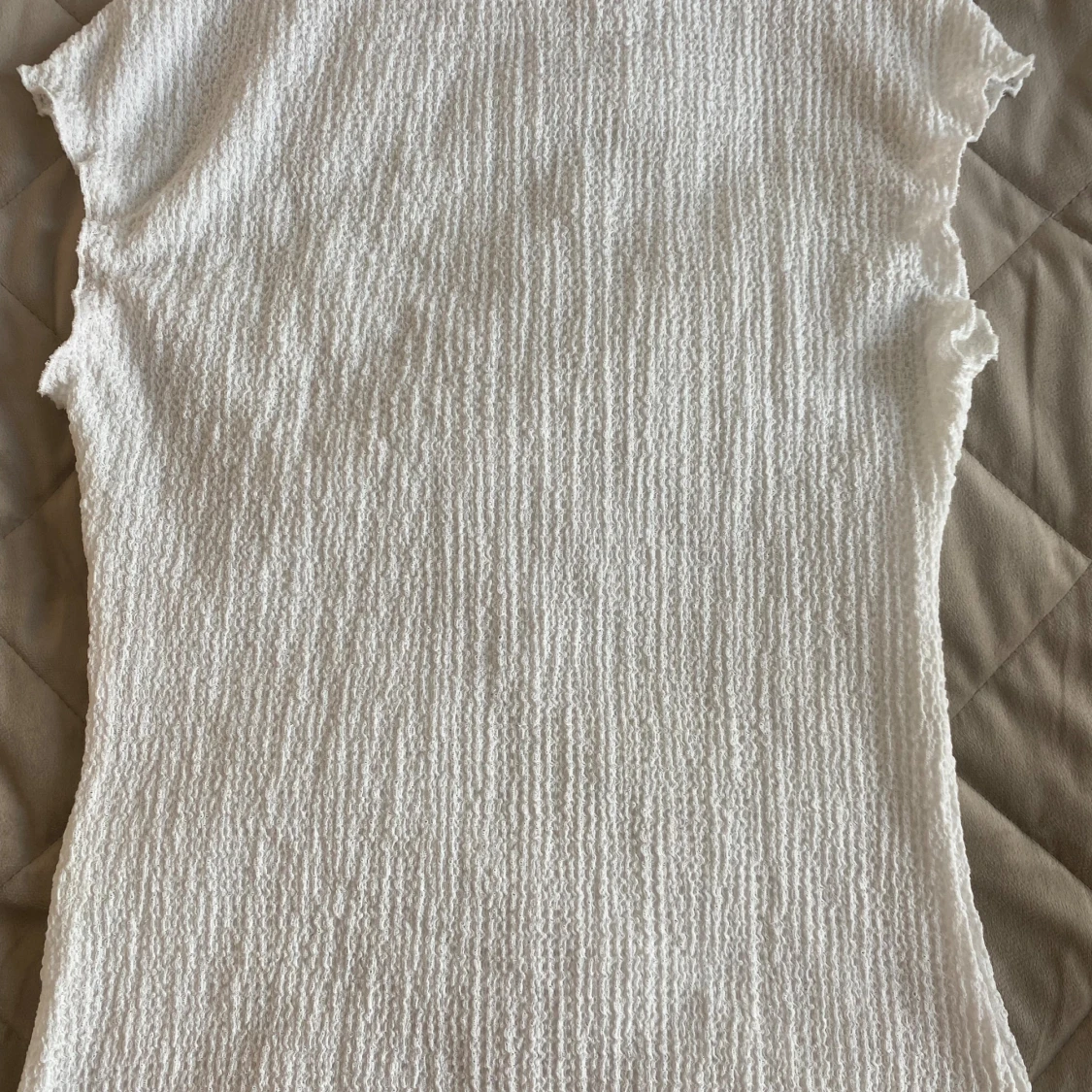 Vit strukturerad topp från Amisu XS - 1