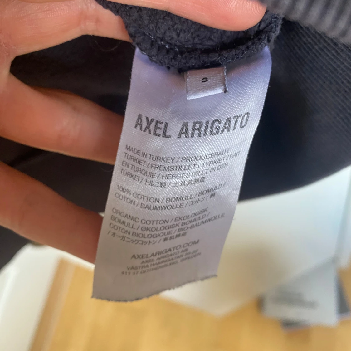 Mörkgrå hoodie från Axel Arigato - 3