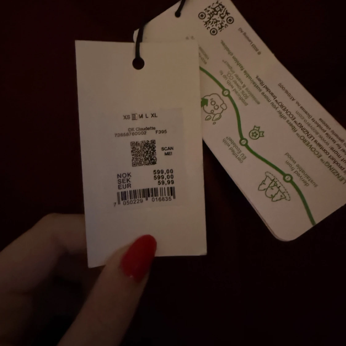 Vinröd stickad klänning från Bikbok  - 3