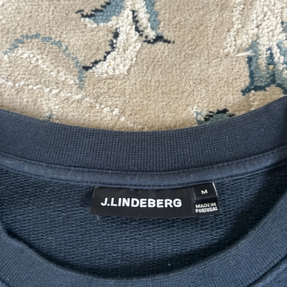 Svart sweatshirt från J.Lindeberg - 2