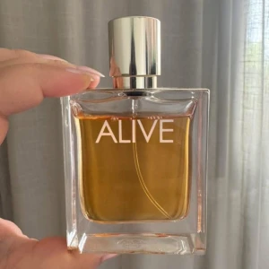 Hugo Boss Alive Eau de Parfum 50ml - Se resterande mängd på bild. Nypris 999kr 🧡