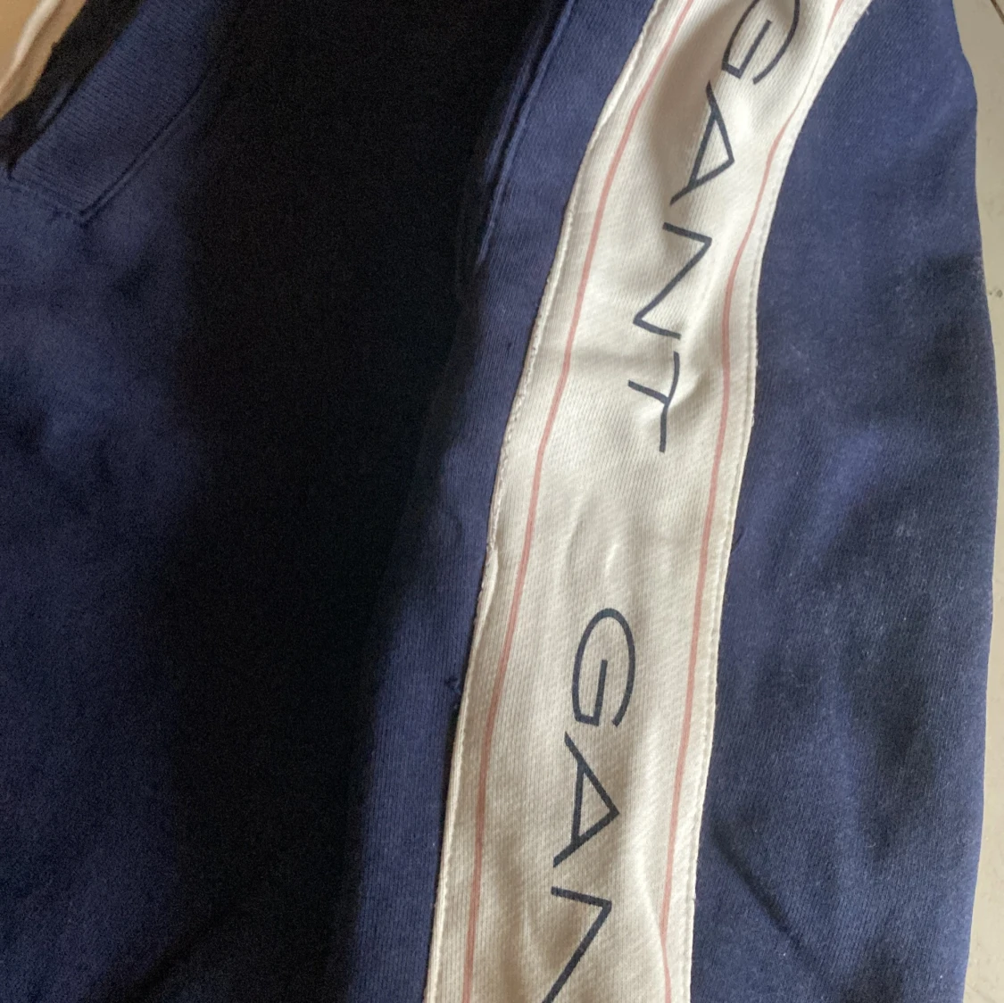 Marinblå mjukisbyxor från Gant - 1