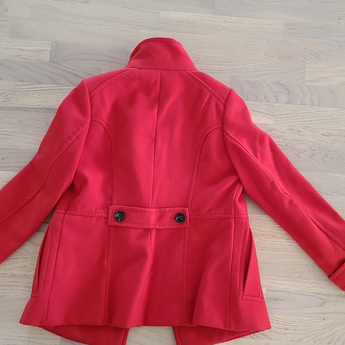 Röd kappa från H&M, stl 40 - 2