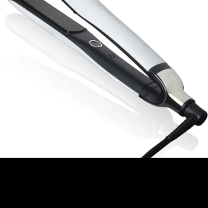 GHD Platinum+ Professional Smart Styler - GHD Platinum+ Professional Smart Styler är en avancerad plattång som ger ultimat stylingresultat och starkare hår. Den har smart teknik som anpassar värmen och ger ett slätt, glansigt resultat. Produkten är i ny skick. Fick den nydligen i pressent 