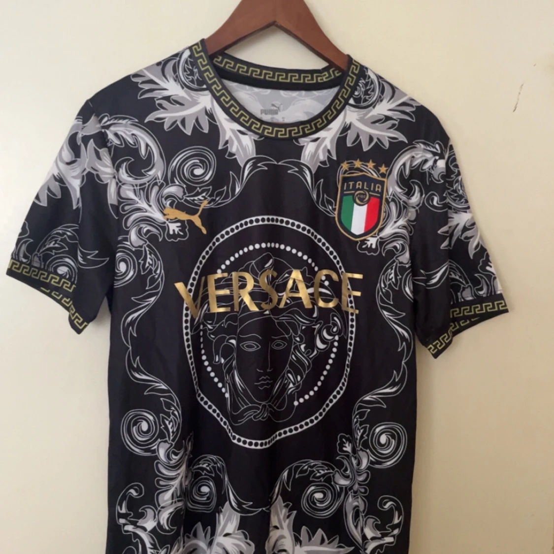 Svart fotbollströja