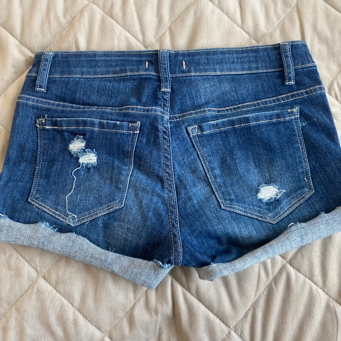 Blå jeansshorts från Klique B - 1