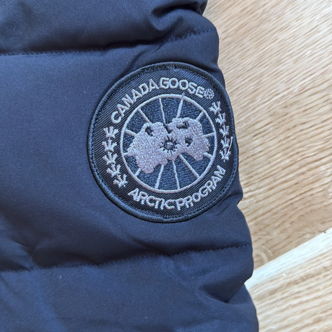 Canada Goose Wyndham Black Badge - 3