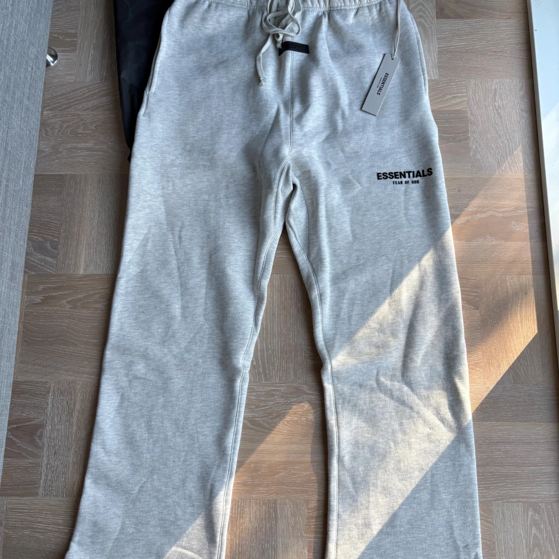Grå mjukisbyxor Essentials Fear of God NYA - 1