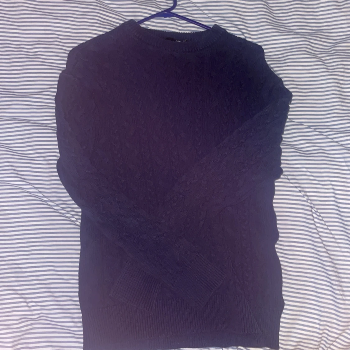 2 Stickade tröjor  - 1