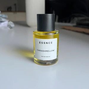 Essnce Carashmellow 50ml - Säljer min Carashmellow 50ml då den knappt kommit till användning, bara någon enstaka gång💕