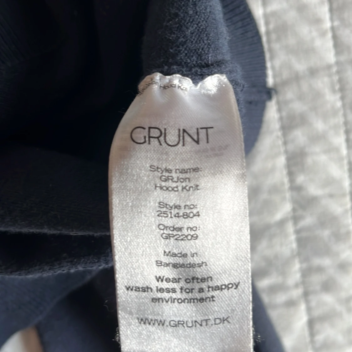 Mörk blå  hoodie från Grunt - 2