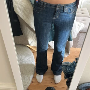 Jätte snygga bootcut  jeans - Köpte precis men lite för tajta, jätte bra skick!