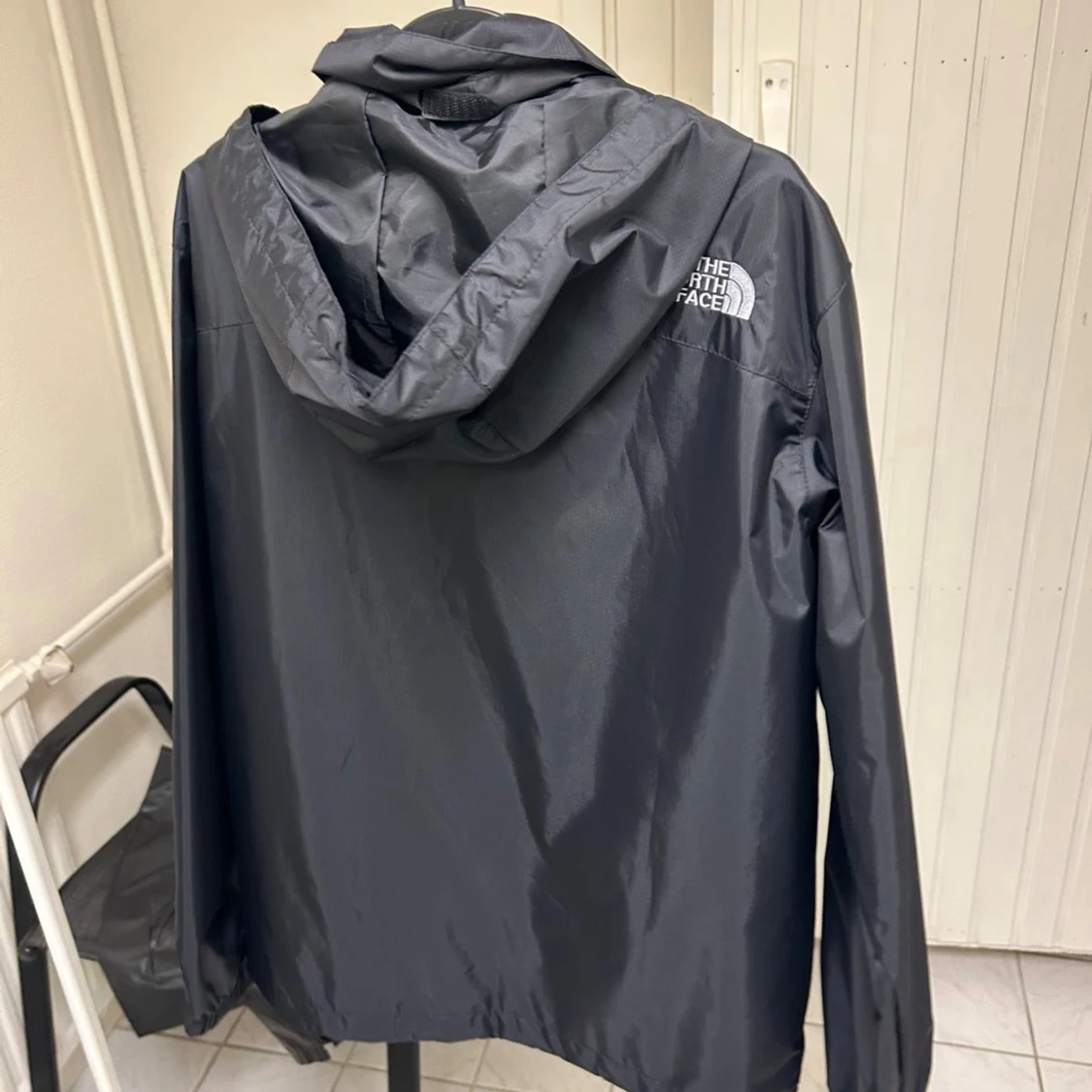 Svart vindjacka från The North Face - 1