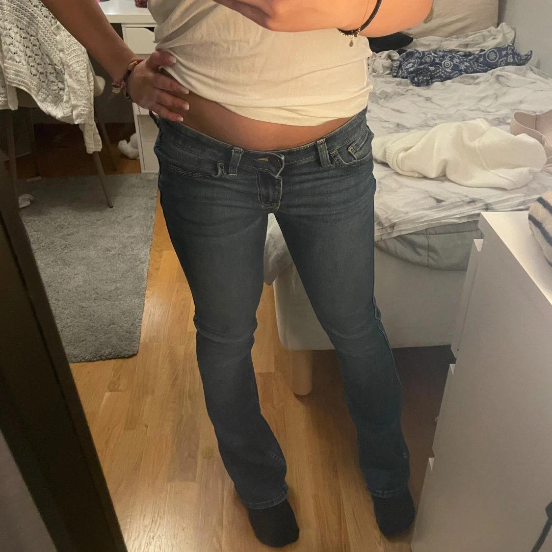 Mörkblå lowwaist bootcut jeans  