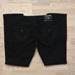 True Religion jeans Ricky🖤 - Modell Ricky, storlek W32. Köpta i LA. Nya med tag. 