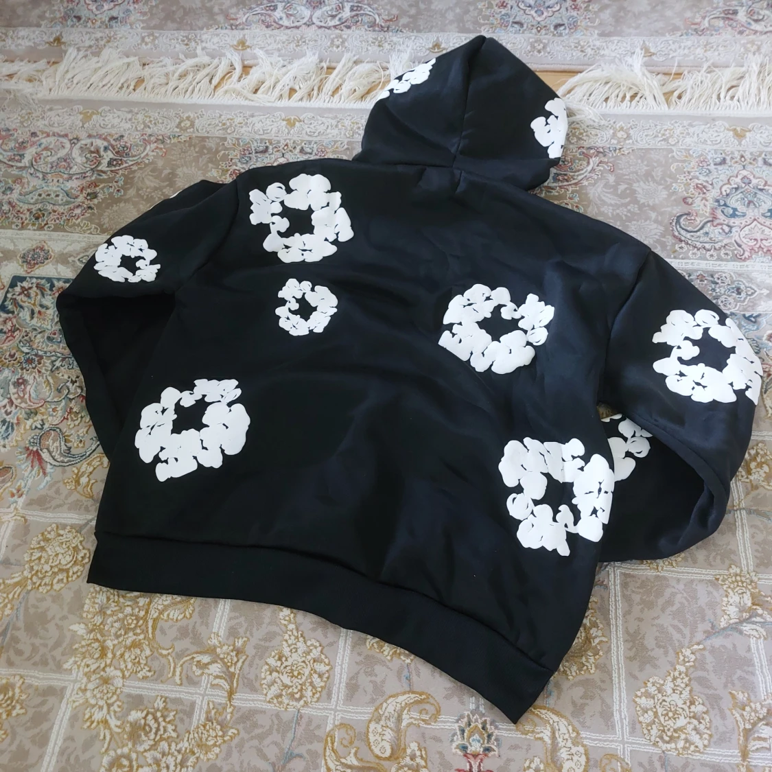 Svart hoodie med vita blommiga tryck Denim tears - 1