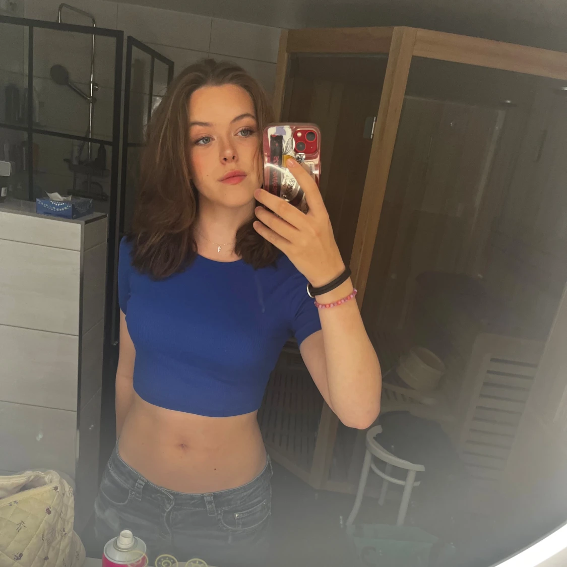 Blå croppad topp med kort ärm