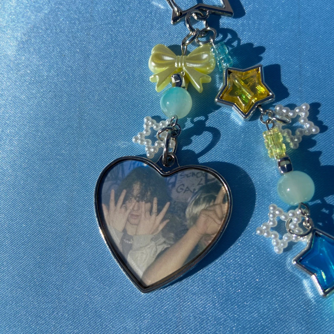 BLADEE & ECCO2K - DESIRE ID A TRAP - keychain - 1