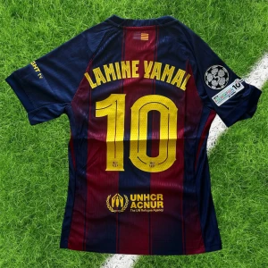 Lamine Yamal Barcelona 25/26 - Lamine Yamal FC Barcelona 25/26 | Storlek M | Skicket är 10/10 Helt ny med tagsen kvar | Player version | Skriv vid frågor eller funderingar