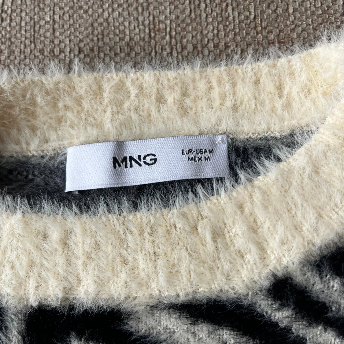 Zebramönstrad stickad tröja - 2