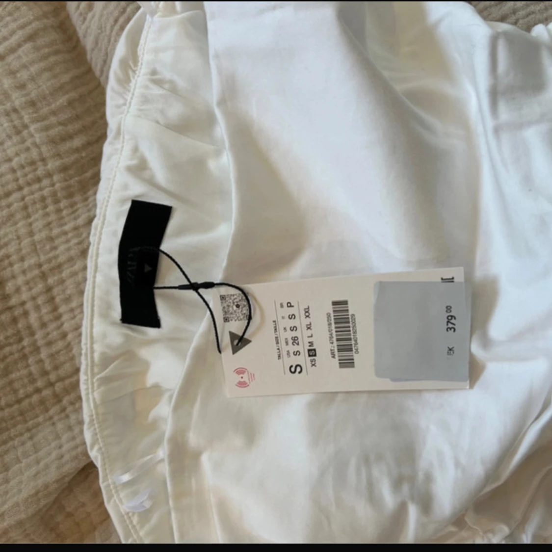 Vit volang tubtopp från Zara - 1